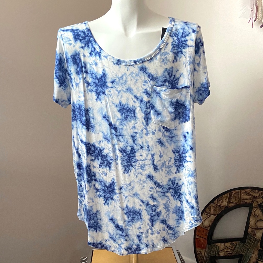 4/$15 NWT Women’s Hollister Tie Dye Top Cut Out Back Size Medium